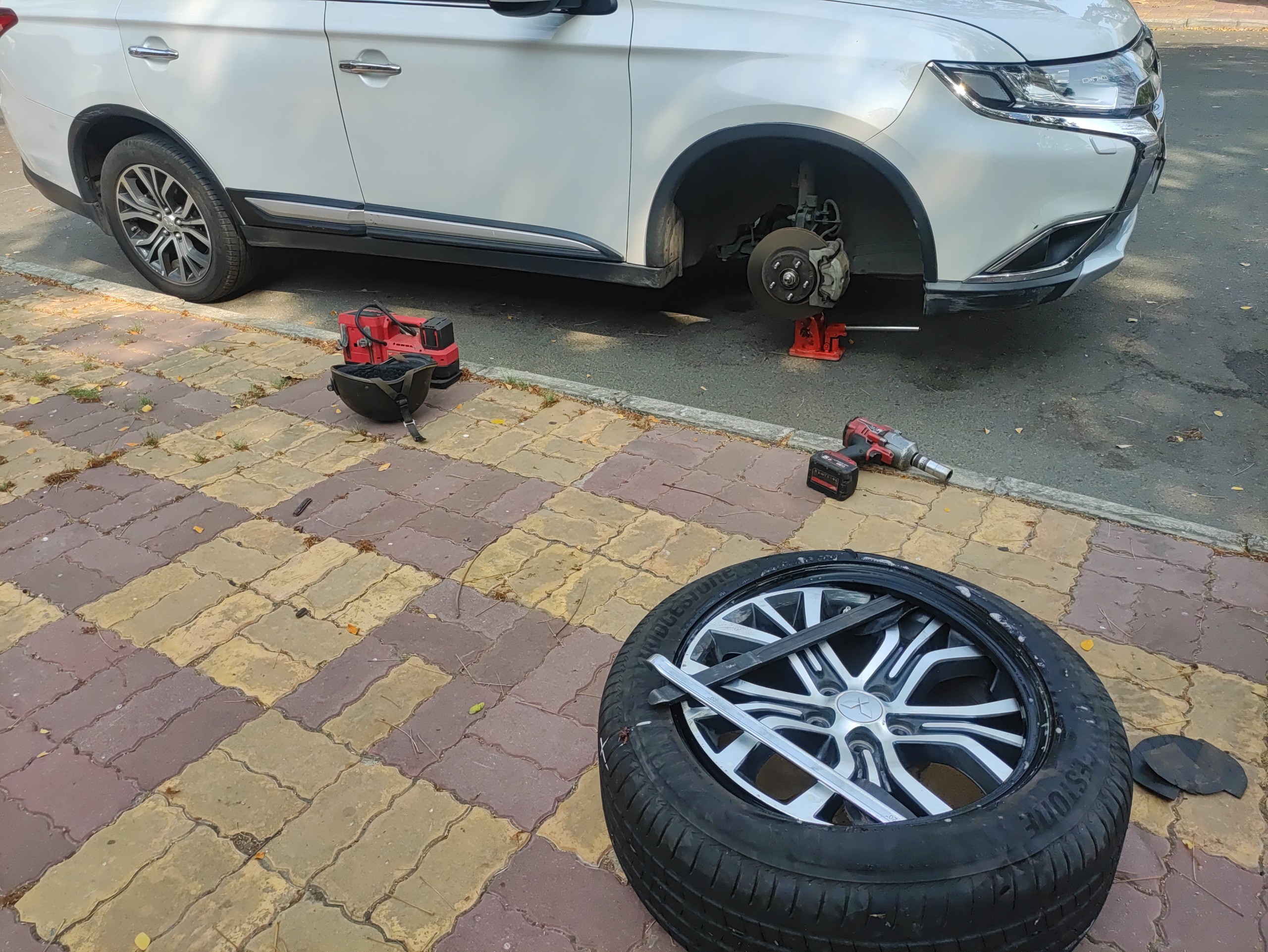 Cách bảo vệ lốp ô tô tốt nhất
