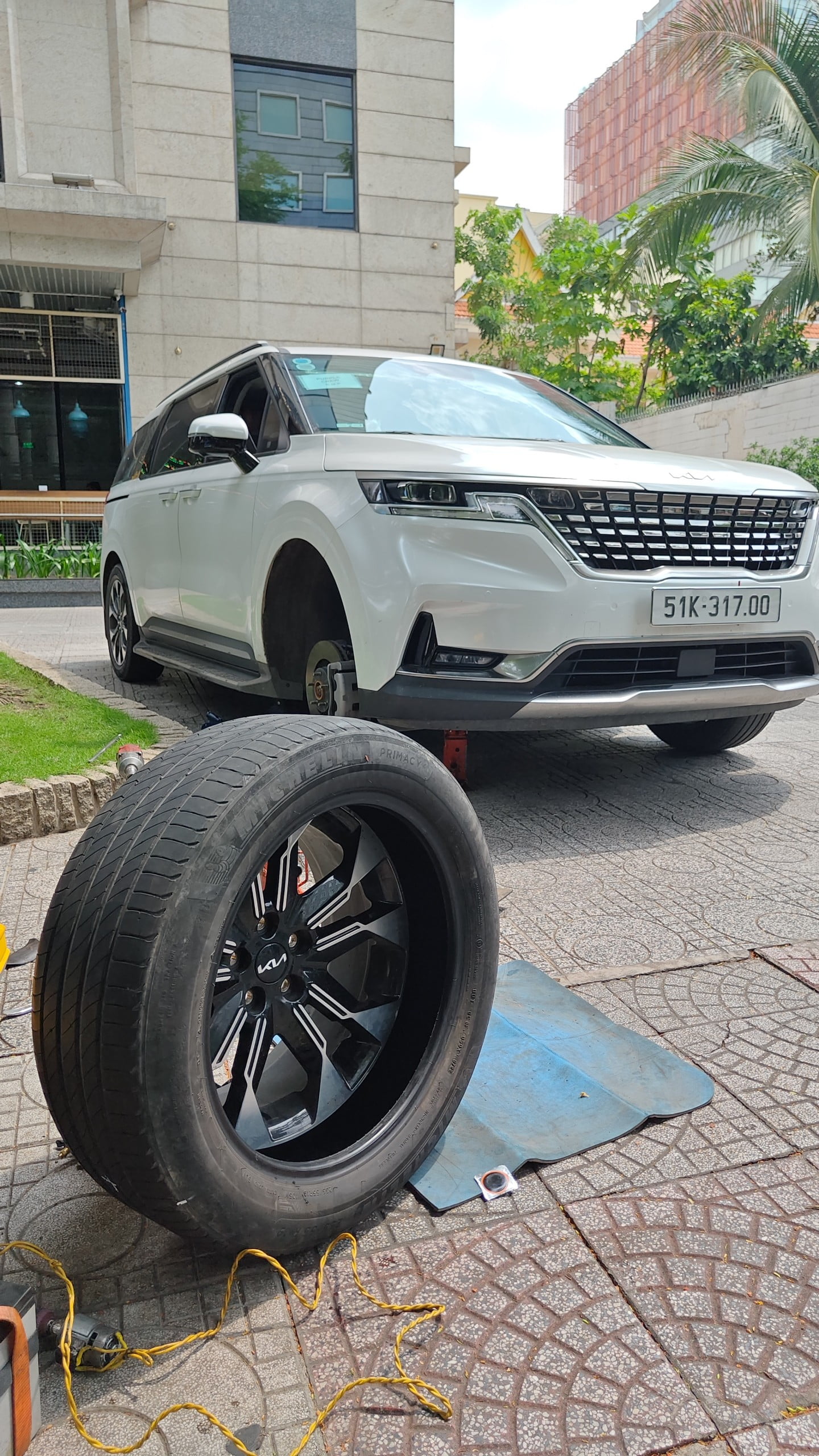 Bảng giá vá lốp xe ô tô 