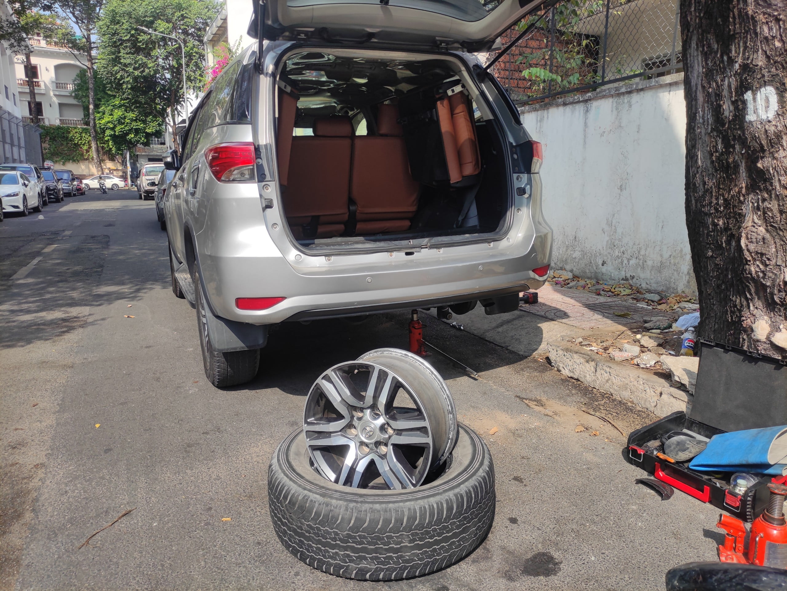 Cách vá lốp không săm phổ biến