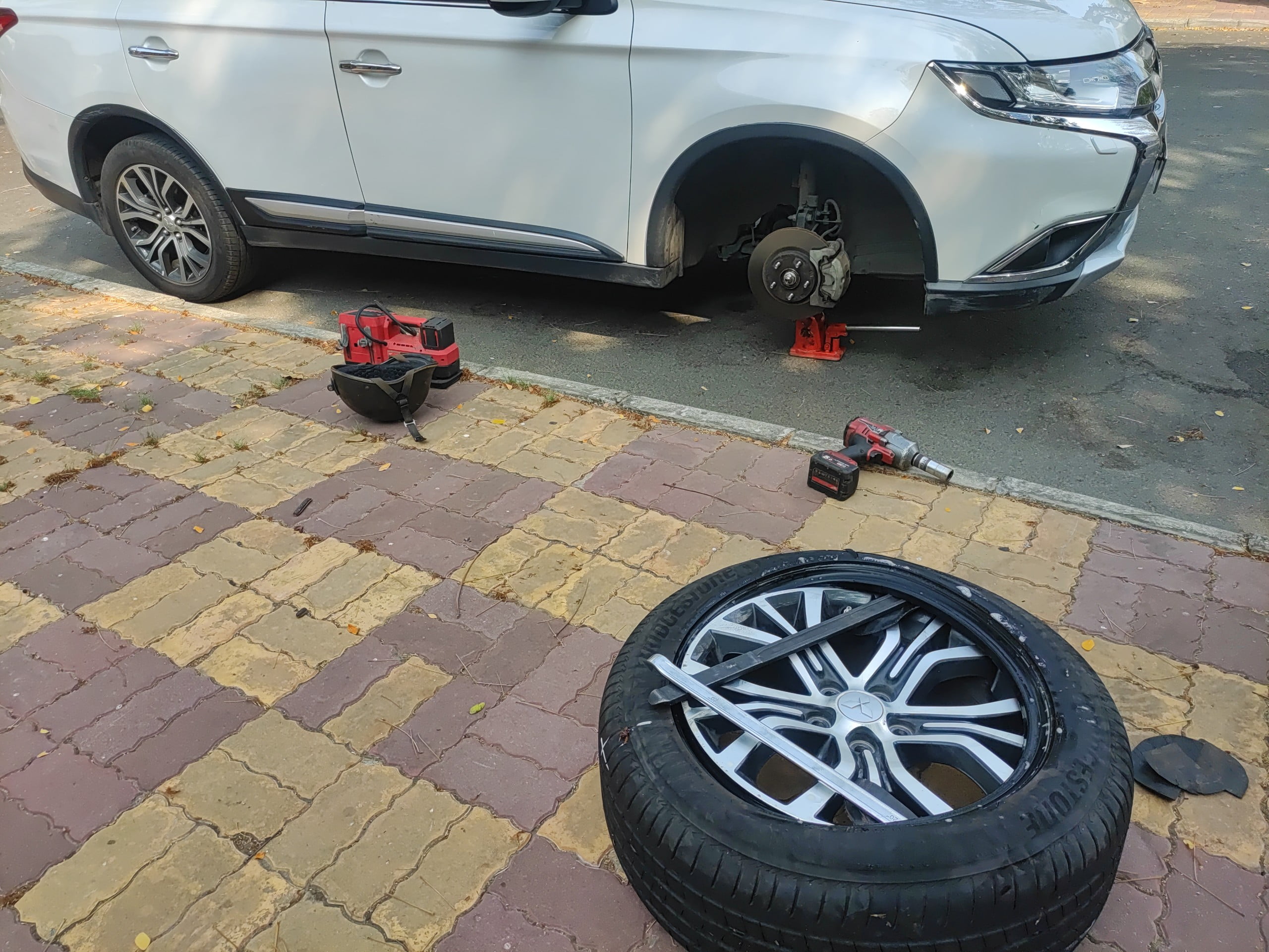  Khi Nào Cần Vá Vỏ Xe Ô Tô Quận 3