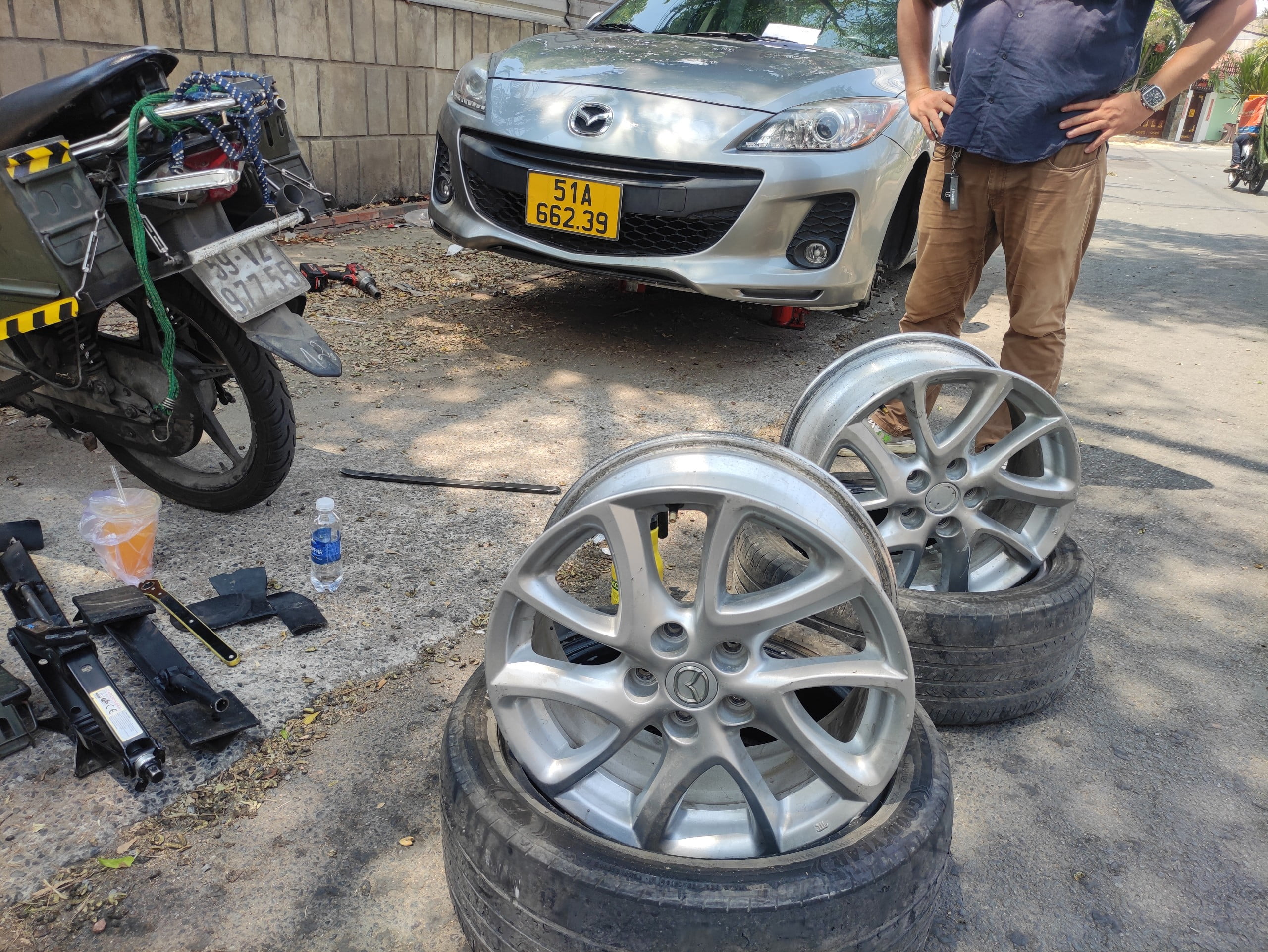 Vì Sao Nên Chọn Đội Vá Lốp Vá Vỏ Xe Ô Tô Quận 3 Tận Nơi
