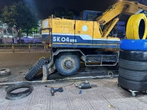 Vá vỏ ô tô lưu động 24/7 tại quận 1: Nhanh chóng, chuyên nghiệp, tận nơi